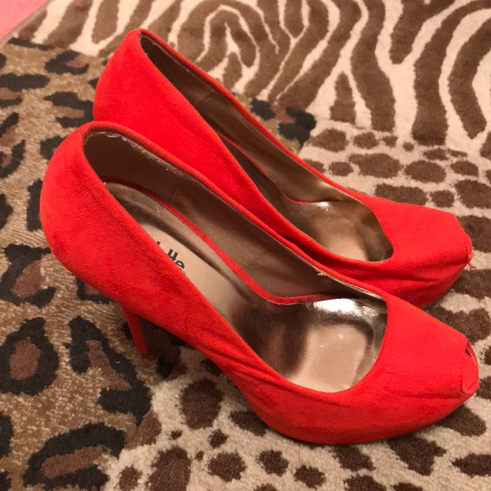 red pumps